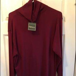 Men’s light weight turtleneck....NWT .....largeL
